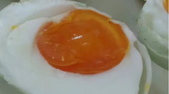 流油咸鸭蛋简易制作方法1.png